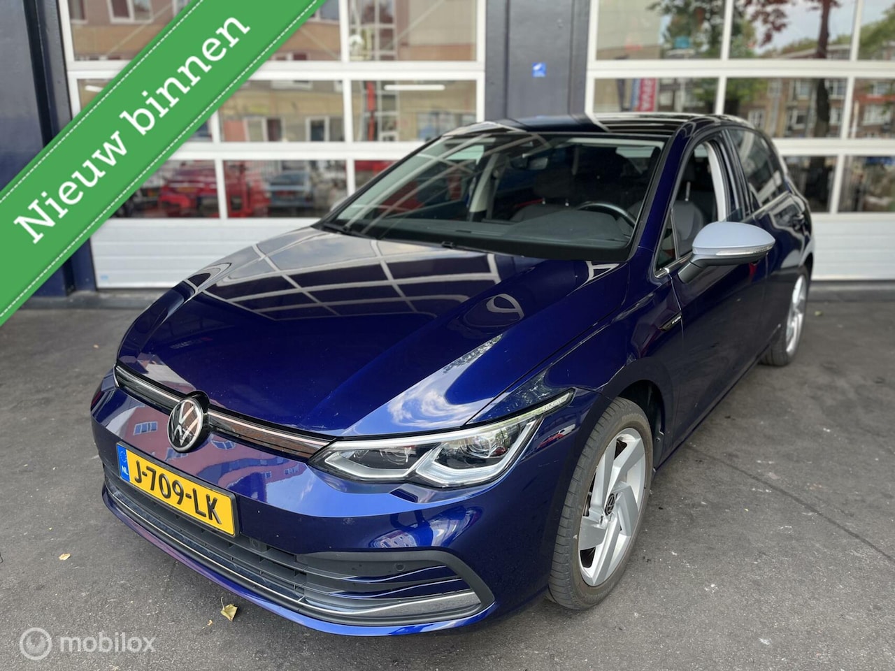 Volkswagen Golf - 1.5 eTSI R-Line/AUT/NAP/Virtual Cockpit - AutoWereld.nl