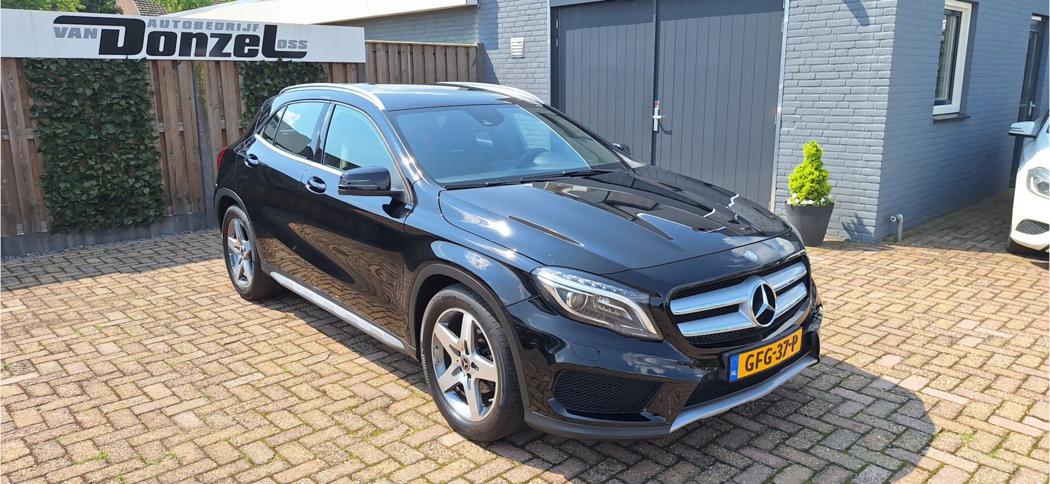 Mercedes-Benz GLA-Klasse - 180 prestige AMG LINE  AUTOMAAT - AutoWereld.nl