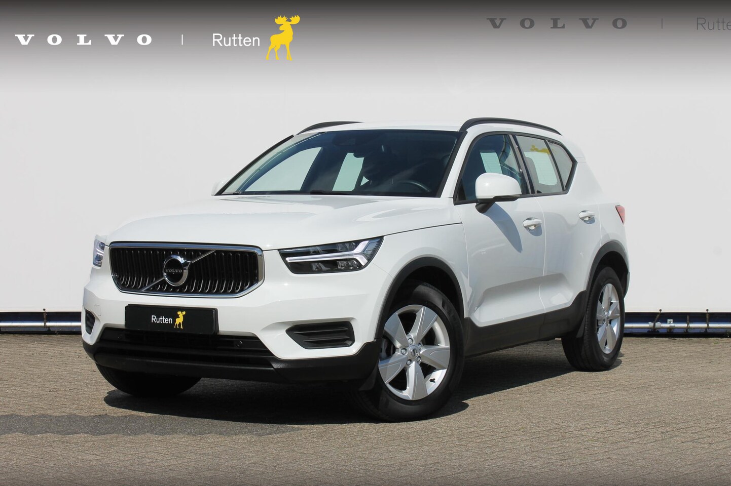 Volvo XC40 - T2 129PK Automaat Momentum Core / Cruise Control / Apple Carplay / Android Auto / Bluetoot - AutoWereld.nl