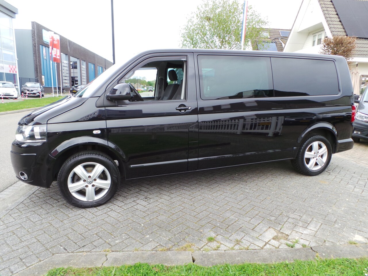 Volkswagen Transporter - 2.0 TDI 141pk L2H1 DC Airco,Cruis,Pdc,Lmv,Trekhaak nette bus - AutoWereld.nl