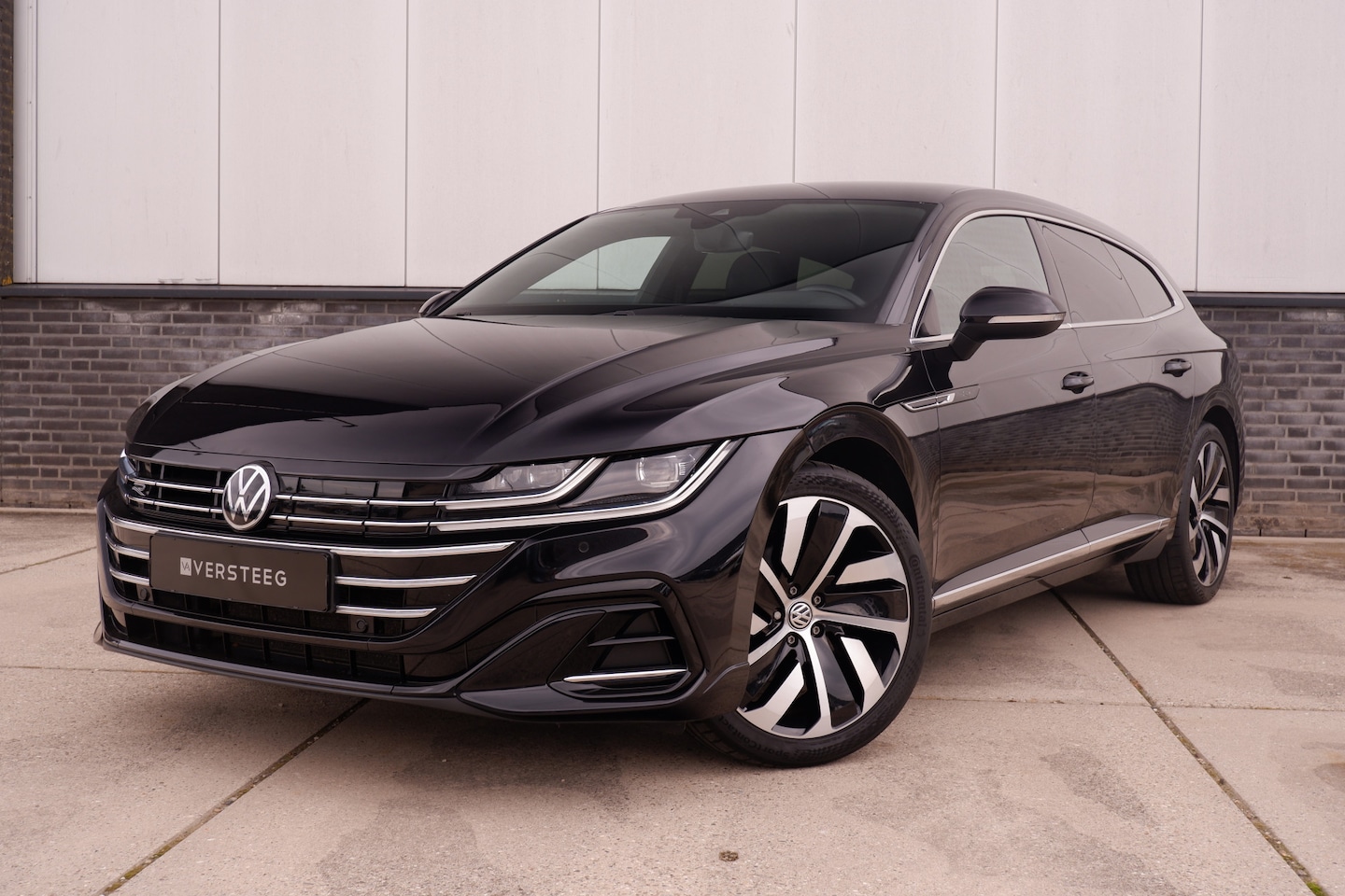 Volkswagen Arteon Shooting Brake - 1.4 TSI eHybrid PHEV R-Line Business+ | Virtual cockpit | Trekhaak | LED | Standkachel | - AutoWereld.nl