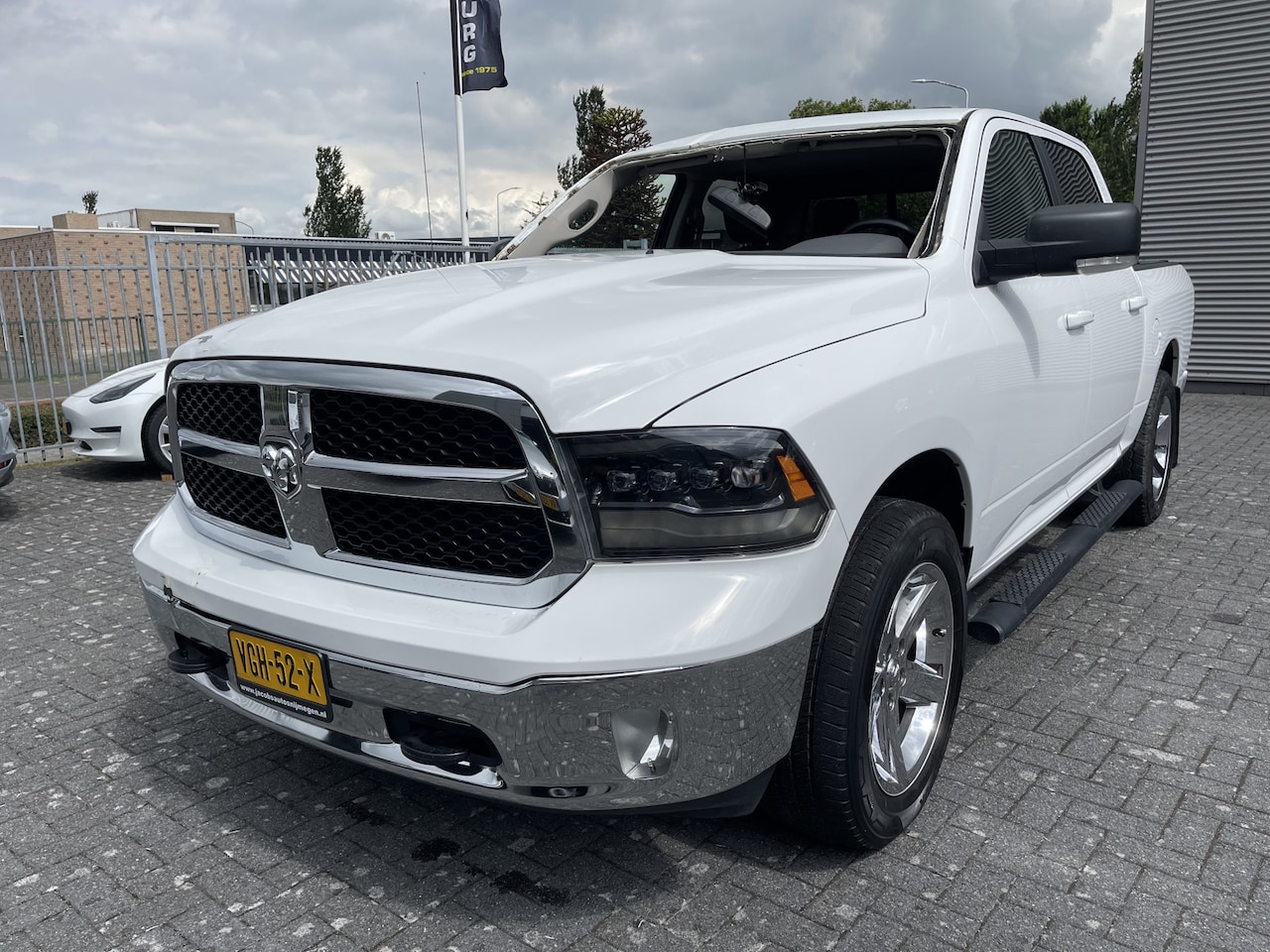 Dodge Ram 1500 - 5.7 V8 4x4 Crew Cab 5'7 Laramie 5.7 V8 4x4 Crew Cab 5'7 Laramie - AutoWereld.nl