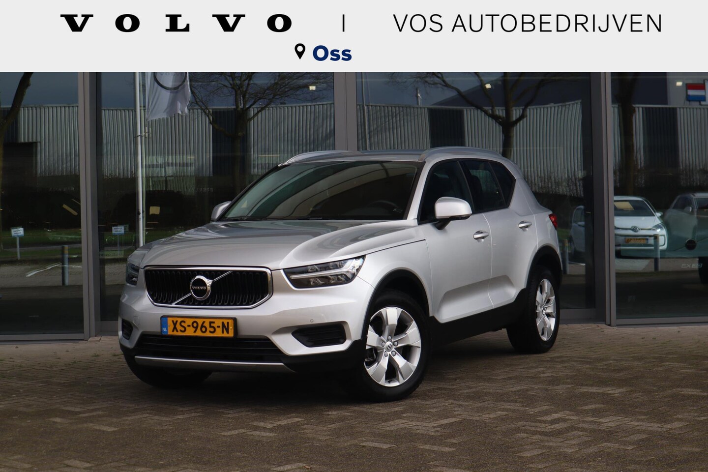 Volvo XC40 - T4 Momentum | Keyless Entry| Elektrisch bedienbare achterklep| Parkeersensoren voor + acht - AutoWereld.nl