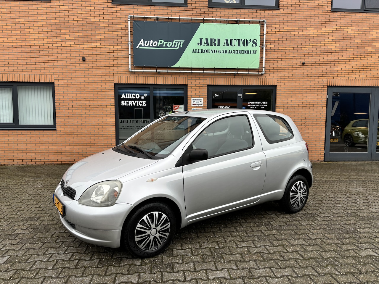 Toyota Yaris - 1.3-16V VVT-i Sol 1.3-16V VVT-i Sol Automaat ! - AutoWereld.nl