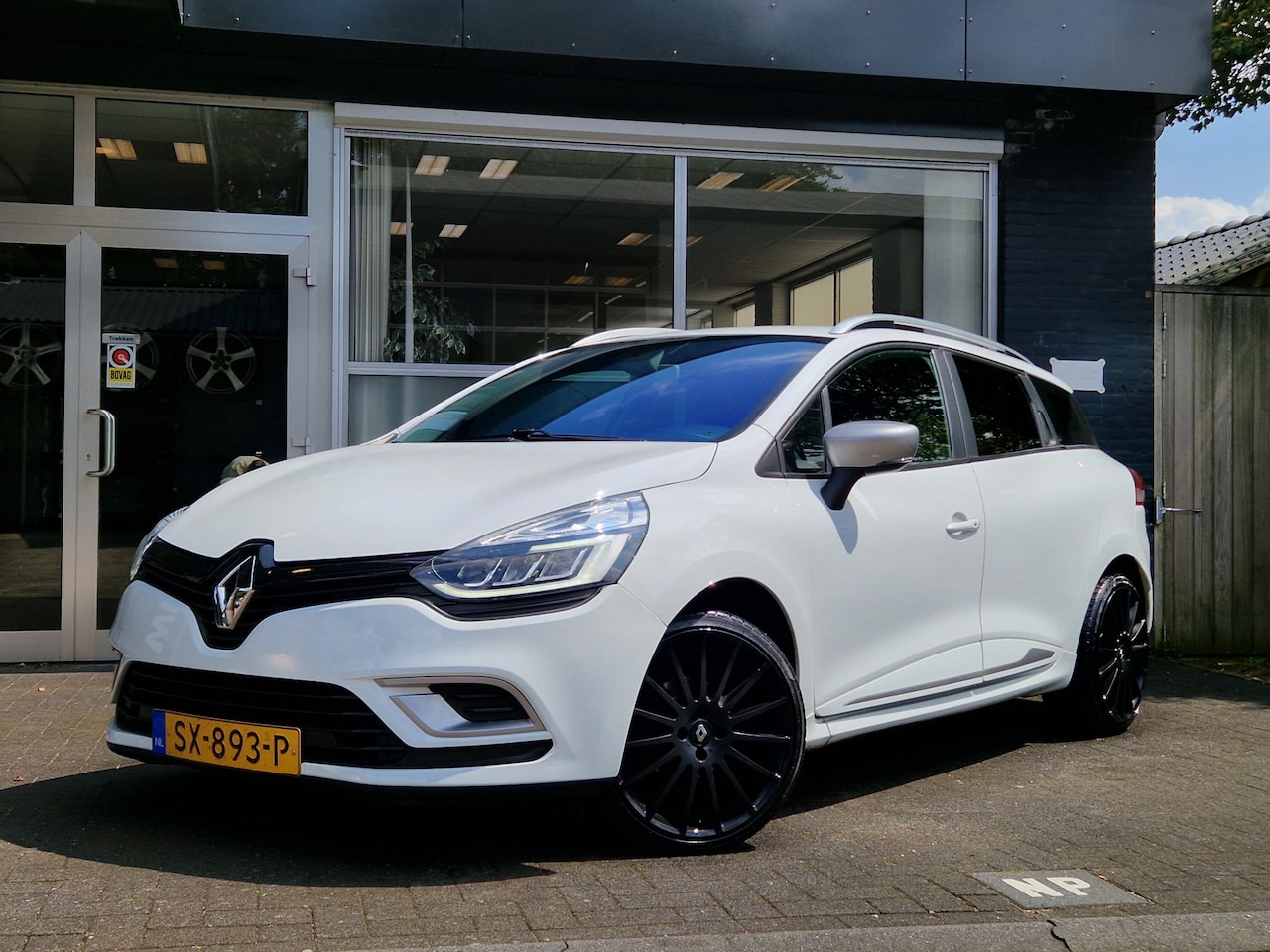 Renault Clio Estate - 1.2 TCe GT-LINE LED / CLIMA / CRUISE / CAMERA / NAP - AutoWereld.nl