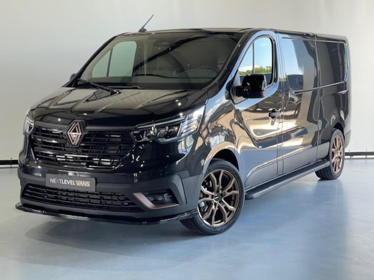 Renault Trafic - 2.0 Blue DCI 150PK AUT EDC T30 L2H1 Camera / Navi apple Carplay / ECC - AutoWereld.nl