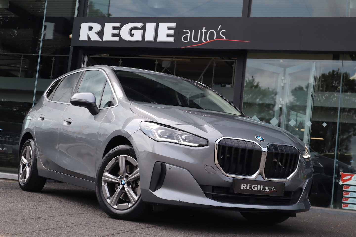 BMW 2-serie Active Tourer - 218i Automaat Navi Led Leer Camera - AutoWereld.nl