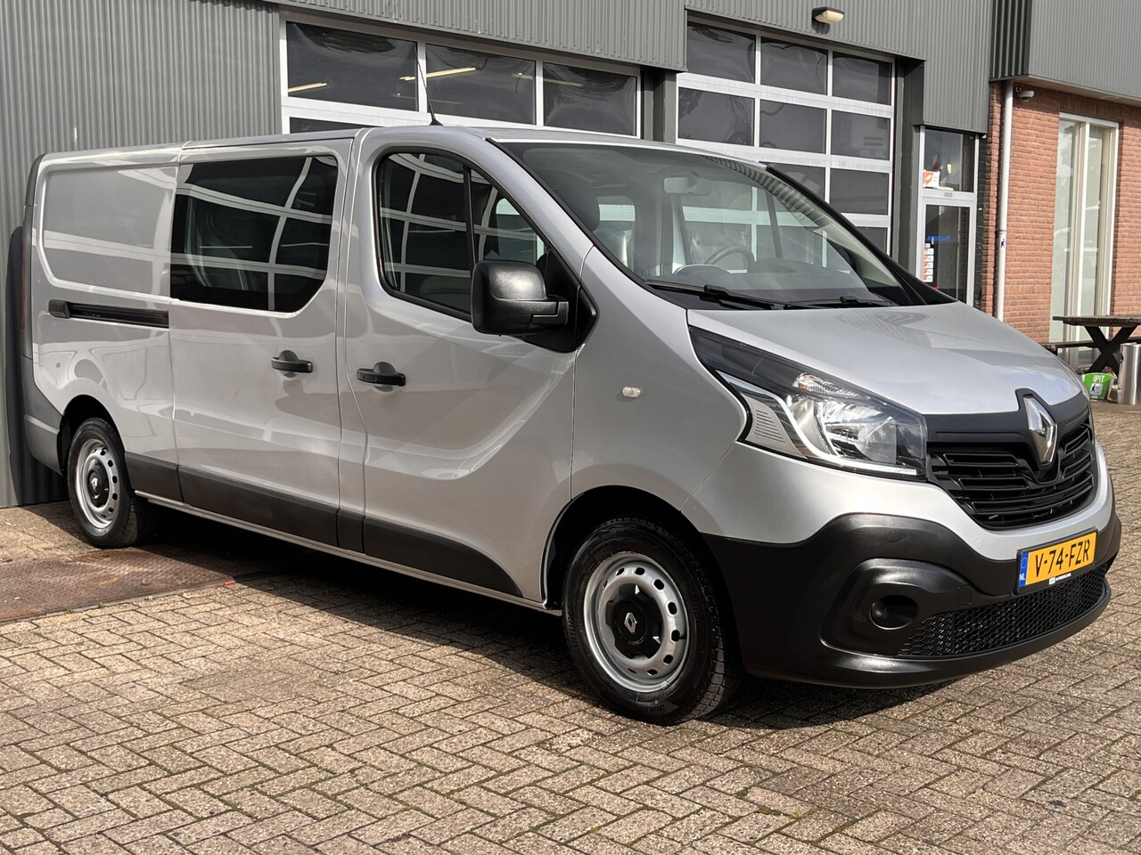 Renault Trafic - 1.6 dCi L2H1 DC Marge Btw /Bpm vrij Airco Cruise controle Navigatie Dubbele cabine 1e eige - AutoWereld.nl