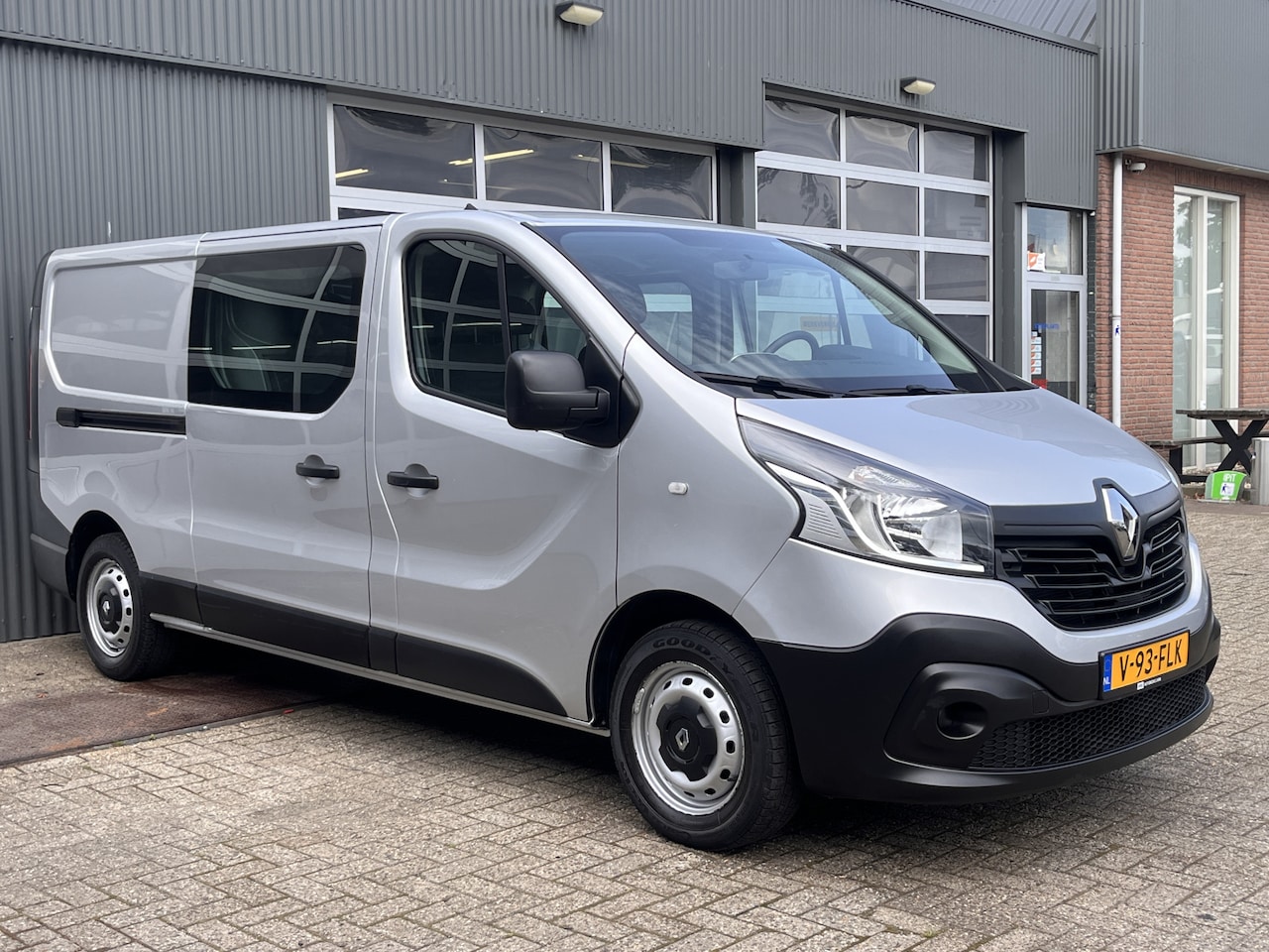 Renault Trafic - 1.6 dCi L2H1 DC Marge Btw /Bpm vrij Airco Cruise controle Navigatie Dubbele cabine 1e eige - AutoWereld.nl