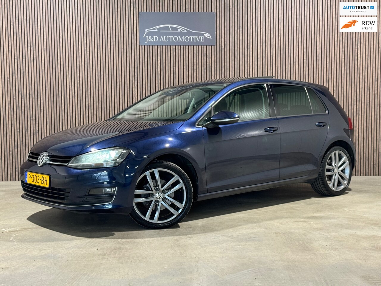 Volkswagen Golf - 1.4 TSI Highline 2013 XENON PANO TREKHAAK PDC - AutoWereld.nl