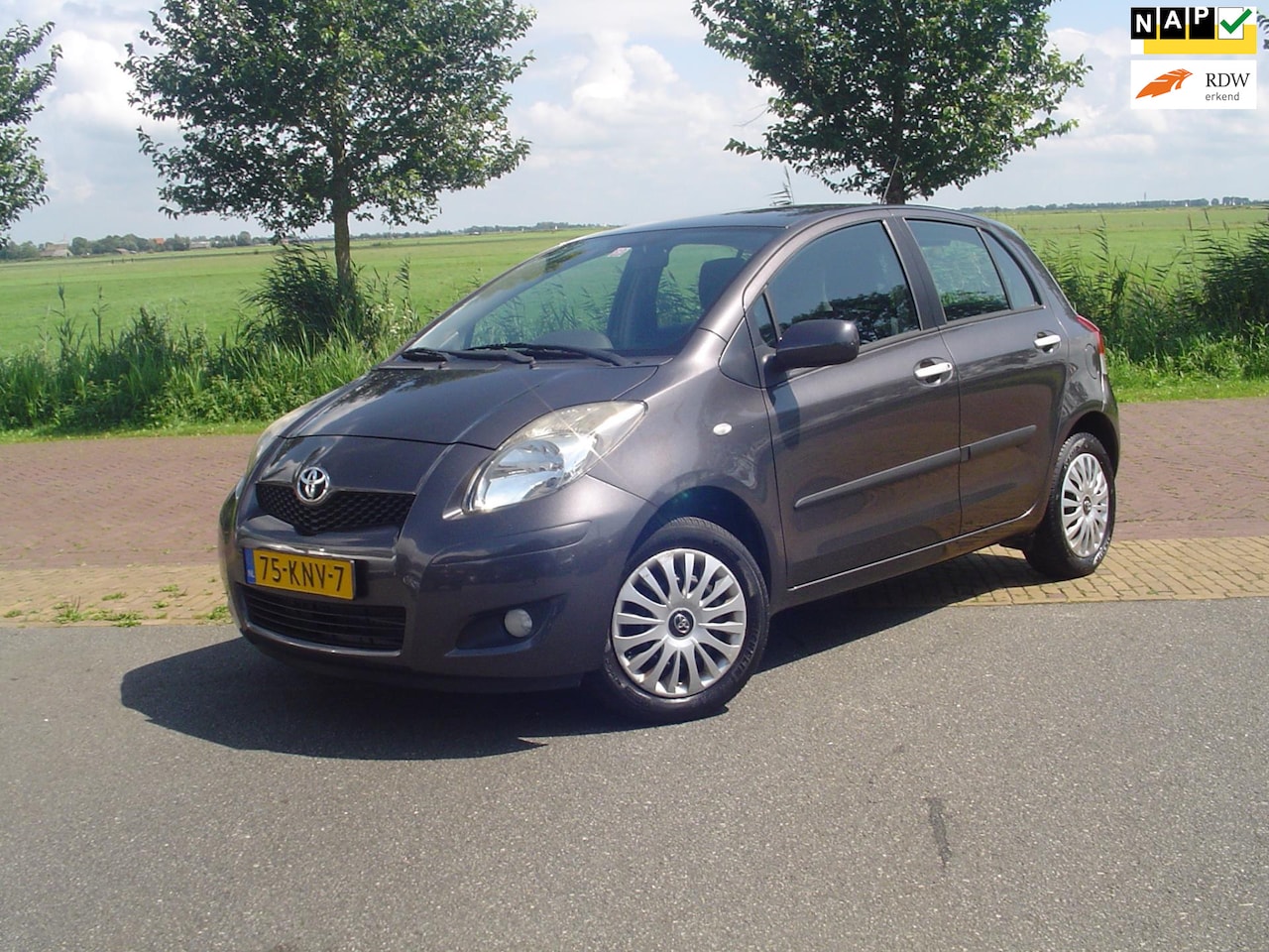 Toyota Yaris - 1.3 VVTi Aspiration / Airco / NL auto / 6 versnellingen. - AutoWereld.nl