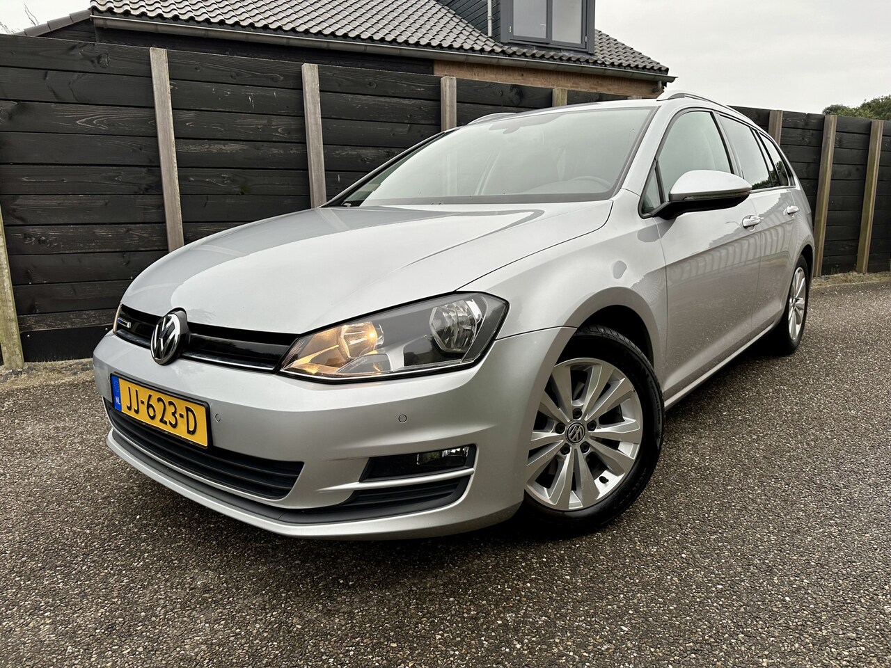 Volkswagen Golf Variant - 1.0 TSI Business Edition Connected NL-auto - AutoWereld.nl