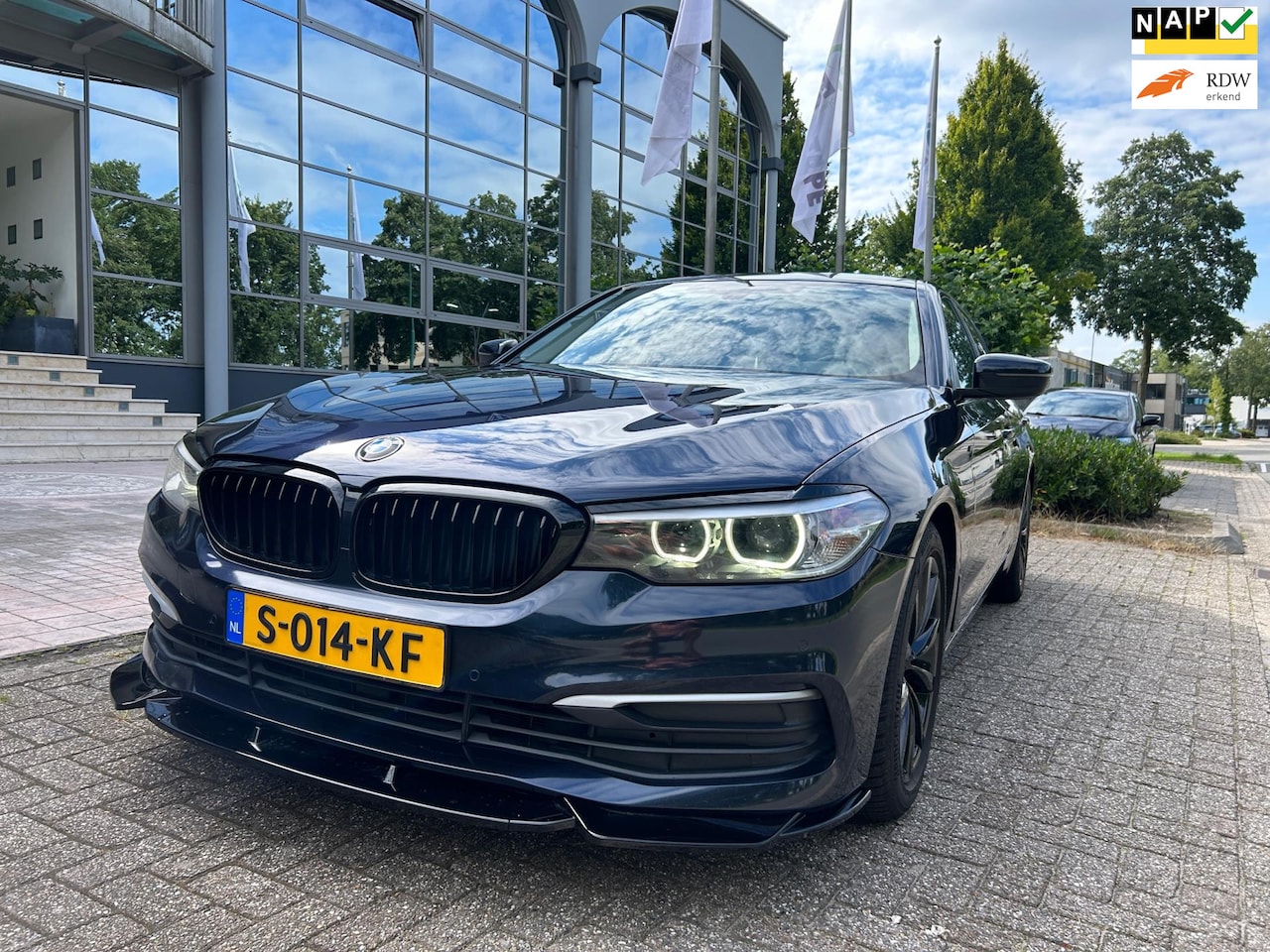 BMW 5-serie Touring - 520i High Executive Edition aut ,leer, - AutoWereld.nl