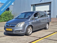 Opel Zafira - €1250, -2.2 Cosmo TEKST GOED LEZEN