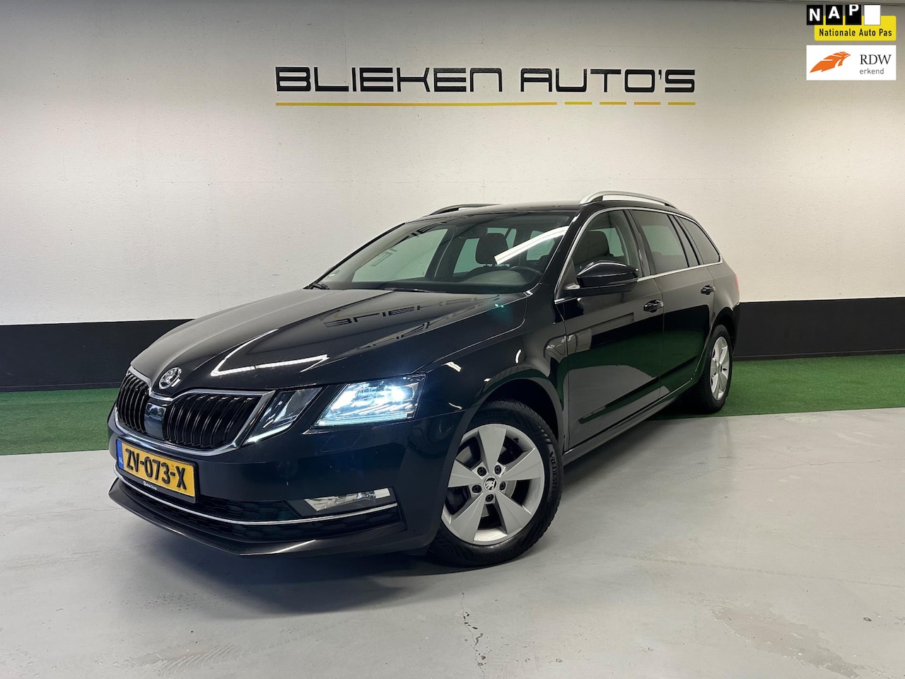 Skoda Octavia Combi - 2.0 TDI Greentech Style 2.0 TDI Greentech Style - AutoWereld.nl