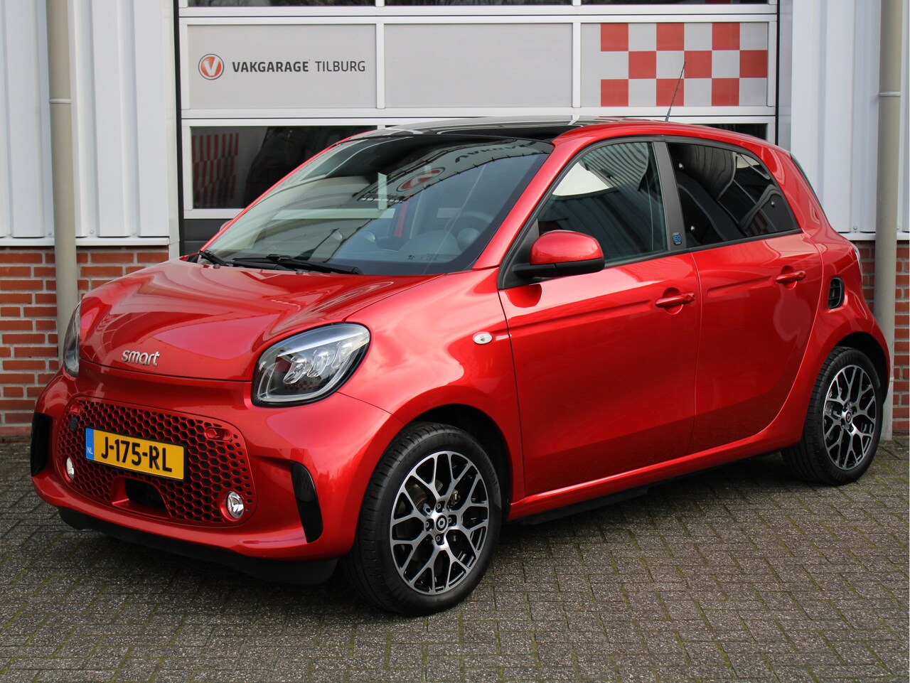 Smart Forfour - EQ Comfort PLUS /NAVI/Climate/Cruise control/Achteruitrijcamera/PDC/Leder/Panoramadak/Stoe - AutoWereld.nl