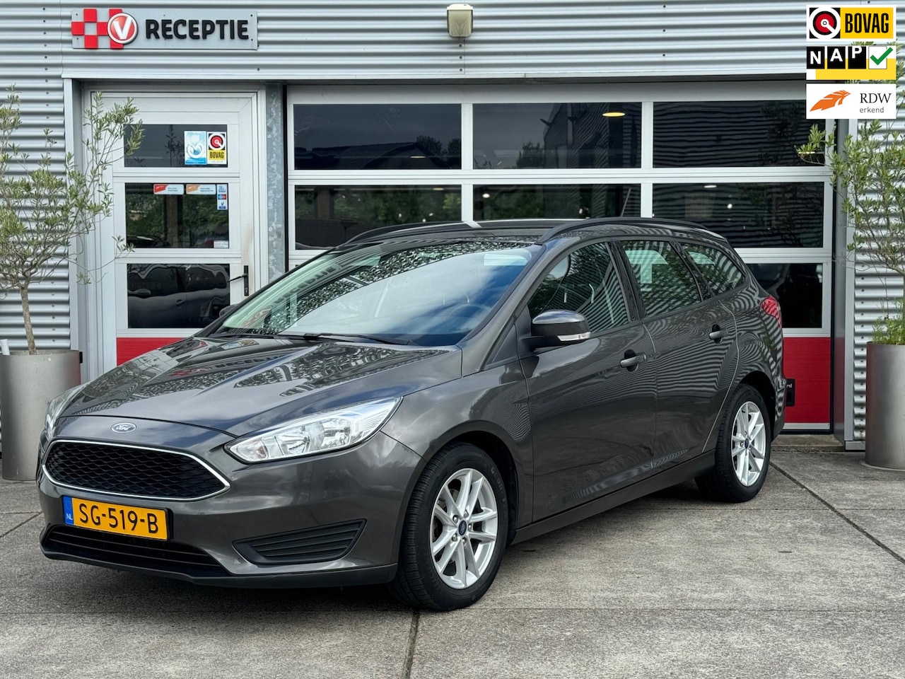 Ford Focus Wagon - 1.0 Navi / Cruise / Pdc / Org Ned / Nette auto! - AutoWereld.nl