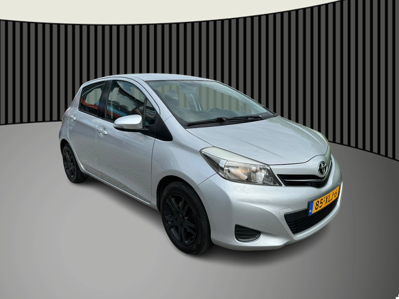 Toyota Yaris - 1.0 VVT-i Aspiration airco, lmv, centrl vergr - AutoWereld.nl