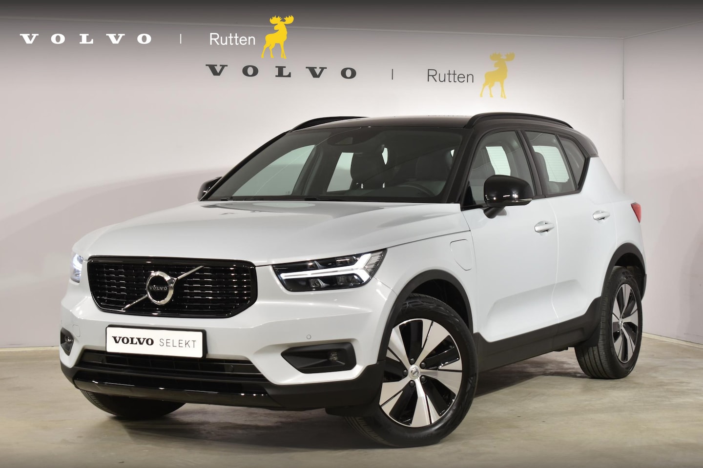 Volvo XC40 - T4 211PK Automaat Recharge R-Design Expression / Intellisafe / Blis / Elektrische stoelen - AutoWereld.nl