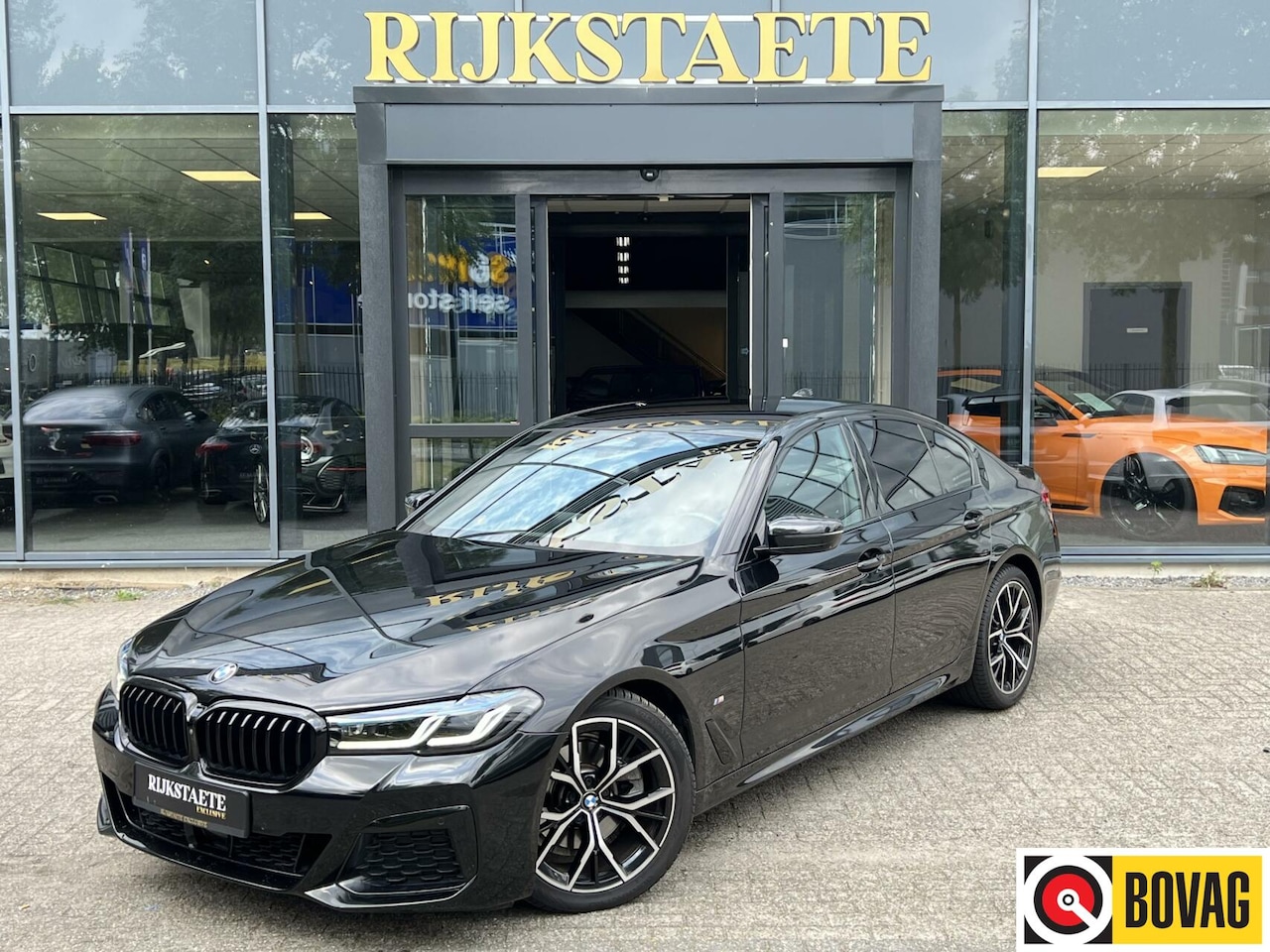 BMW 5-serie - 520i High Executive|M-PAKKET|LASER|360°|ACC|19'' - AutoWereld.nl