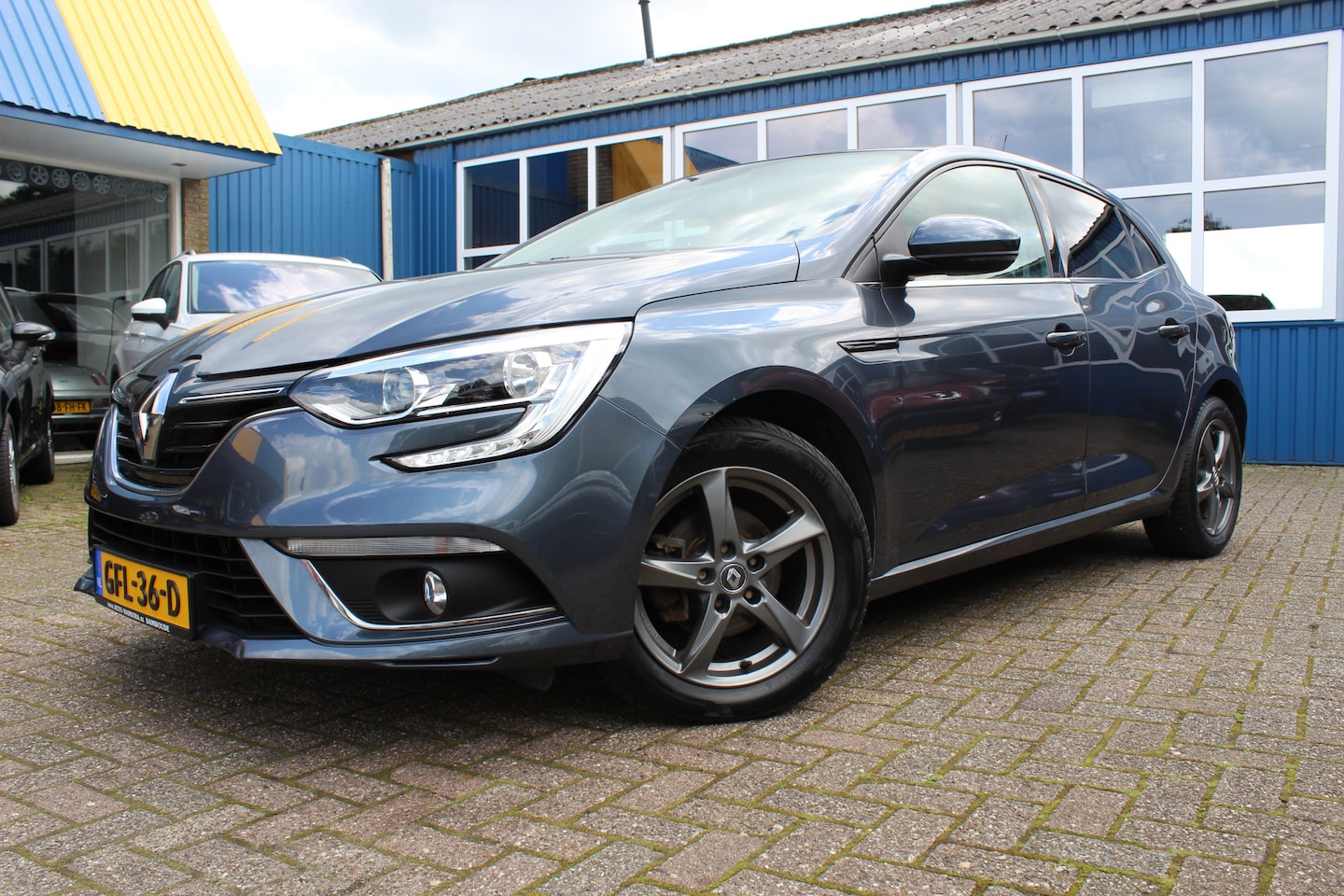 Renault Mégane - 1.2 TCe "Limited" Navi - Cruise - LED !!! - AutoWereld.nl