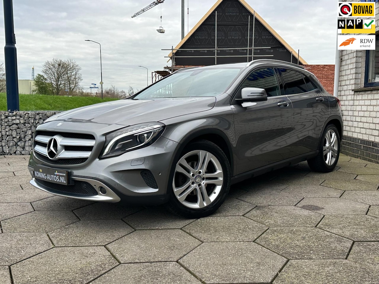 Mercedes-Benz GLA-Klasse - 200 Ambition|Navi|Half leder|Privacy Glass|PDC|AUT7 - AutoWereld.nl