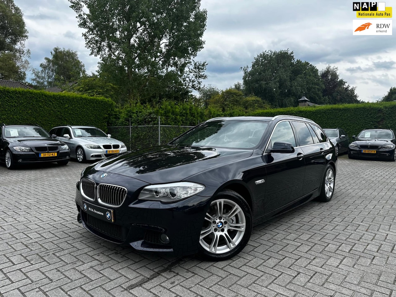 BMW 5-serie Touring - 520i Executive M Sport|Nwe Ketting|Digitaal dashboard|Carbon|Alcantara|Keyless entree.. - AutoWereld.nl