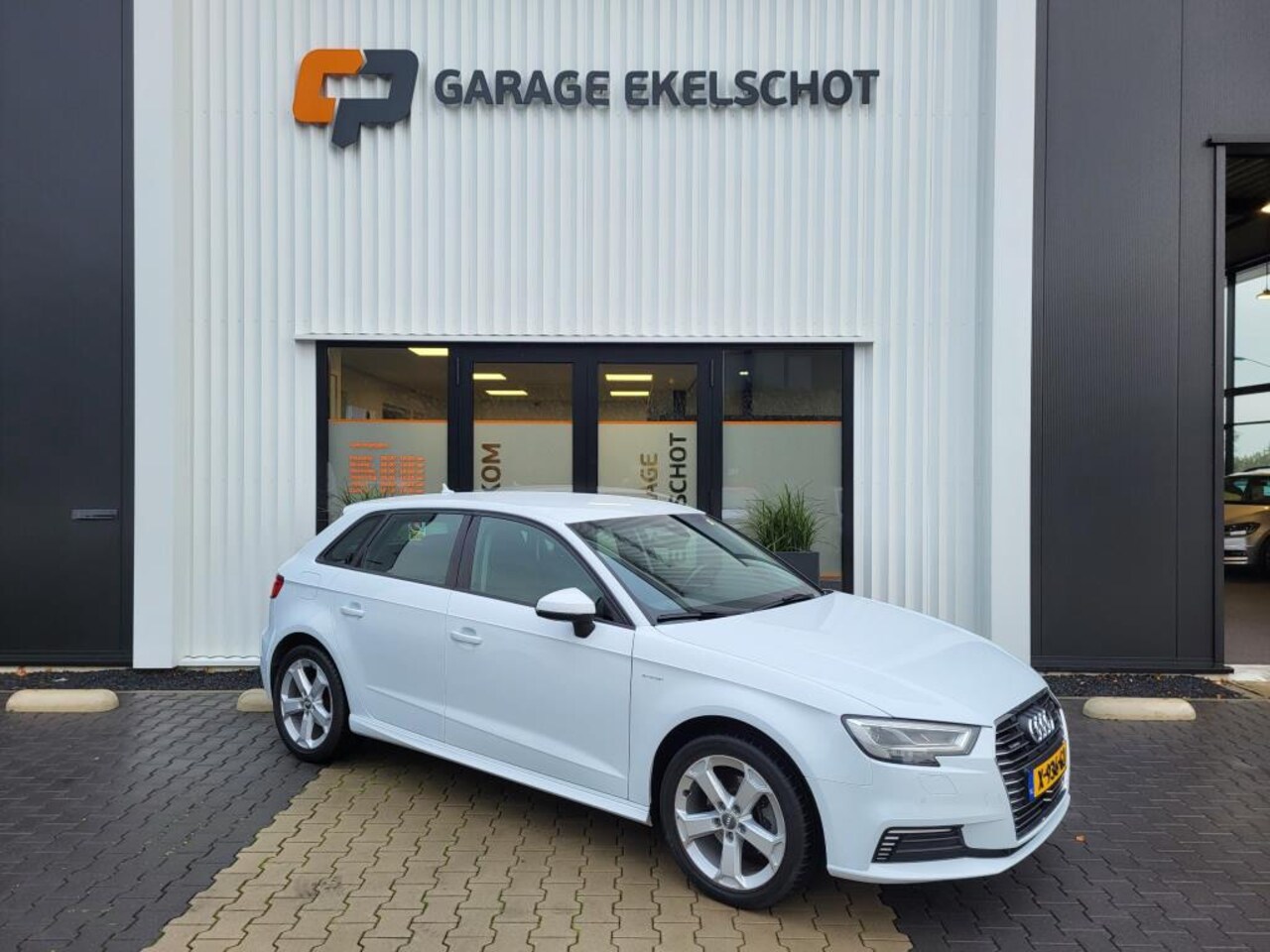 Audi A3 Sportback - 1.4 e-tron Pro S line plus - AutoWereld.nl