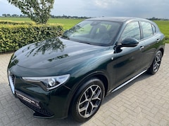 Alfa Romeo Stelvio - 2.0 T AWD Ti Verde Visconti Trekhaak ( 2.300kg trekgewicht ) Panorama dak Lederen dashboar