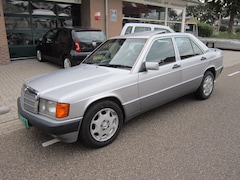 Mercedes-Benz 190-serie - 2.0 E Standard 2.0 E