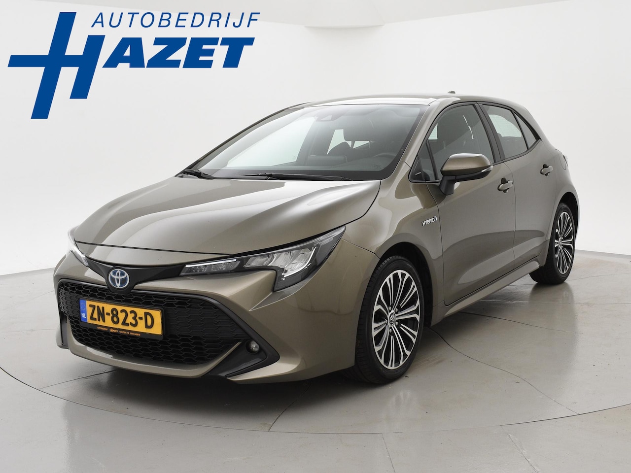 Toyota Corolla - 1.8 HYBRID FIRST EDITION *BTW* + ADAPTIVE CRUISE / 17 INCH / LED / NAVIGATIE - AutoWereld.nl