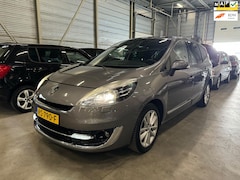 Renault Grand Scénic - 2.0 Privilege 7p. Lees Tekst