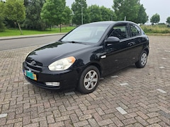 Hyundai Accent - 1.4i Dynamic