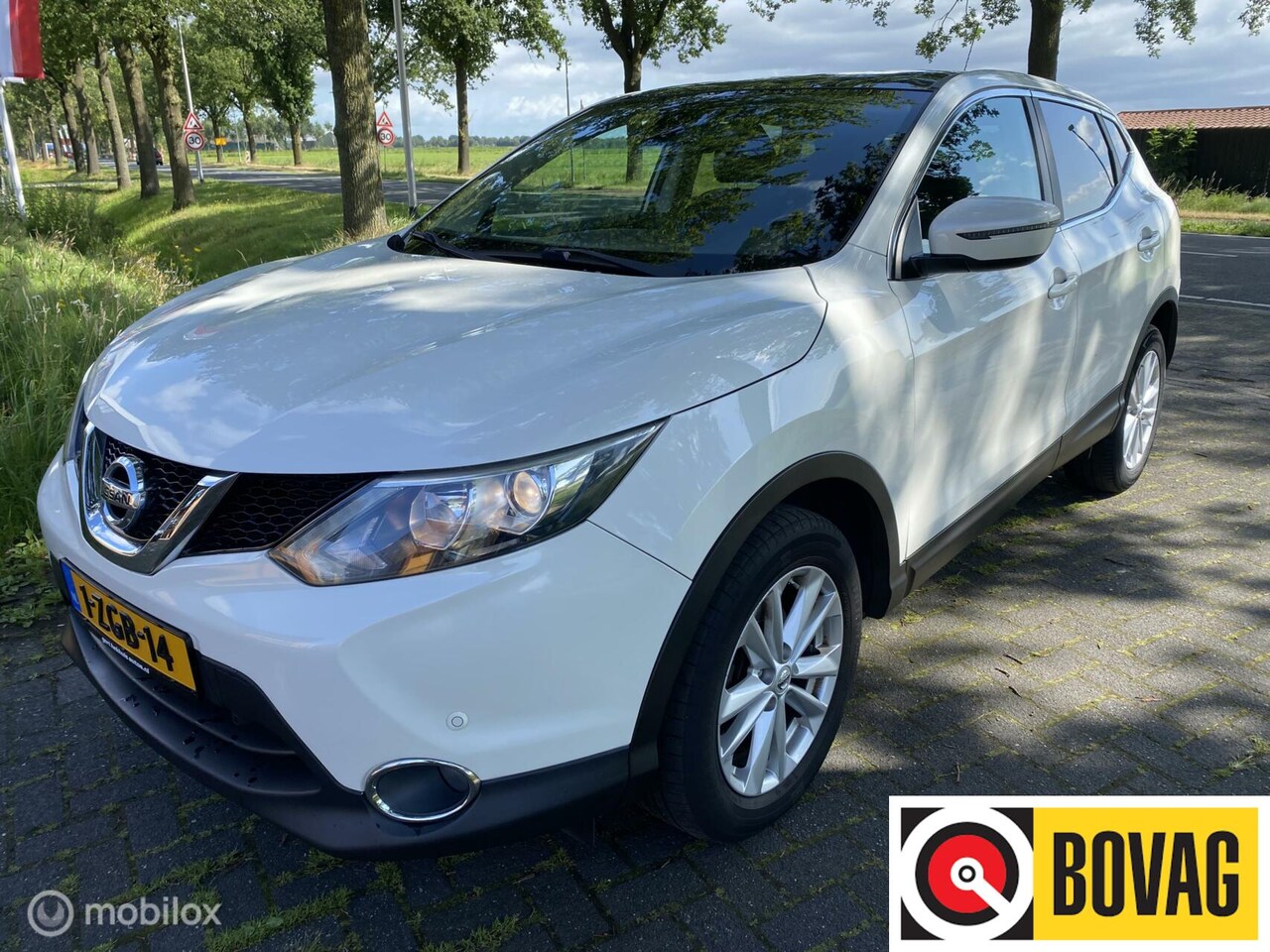 Nissan Qashqai - 1.2 Connect Edition I Panodak I Trekhaak I Camera I - AutoWereld.nl