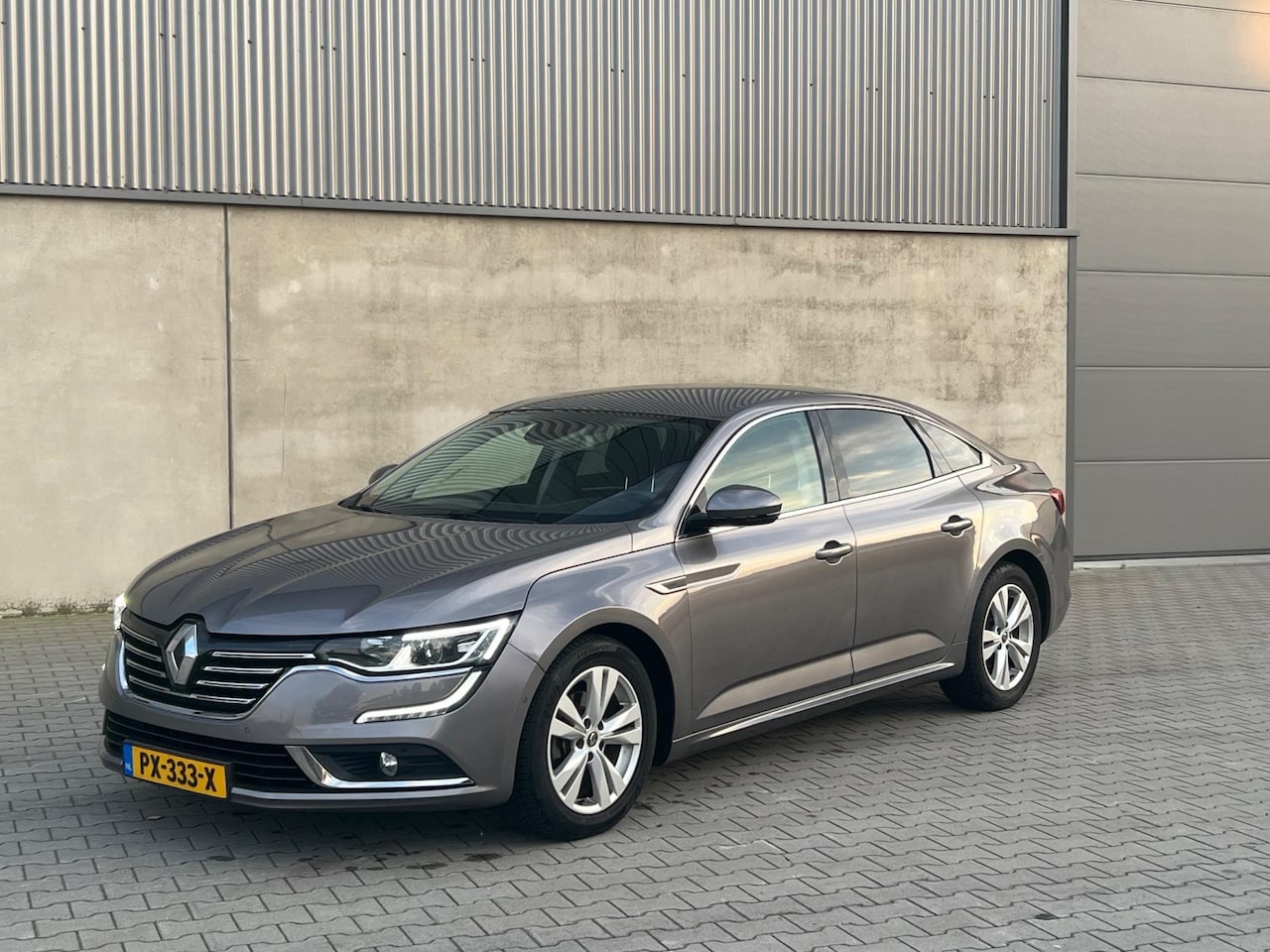 Renault Talisman - 1.6 dCi Intens AUTOMAAT+HEAD UP+CAMERA+NAVI+PDC+TREKHAAK+MF STUUR+CRUISE CONTROL+ELEKTRISC - AutoWereld.nl