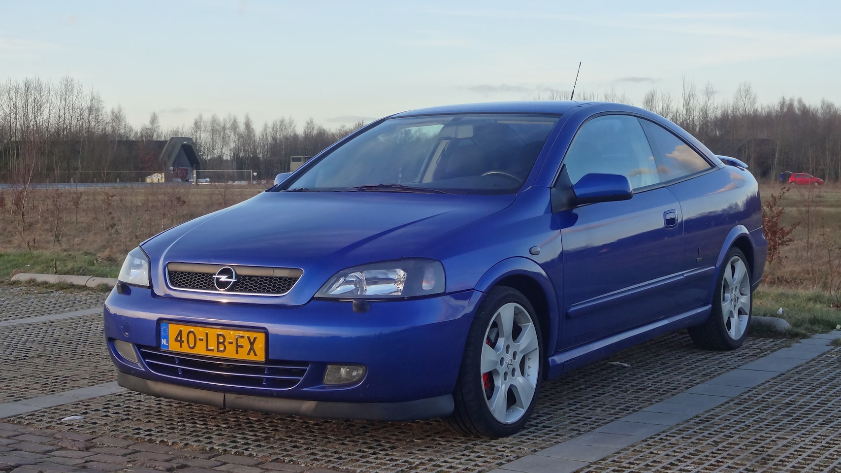 Opel Astra Coupé - 2.2-16V Mooie Opel Astra G Coupé met APK tot juni 2025 - AutoWereld.nl