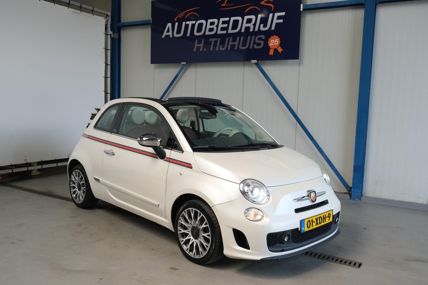 Fiat 500 C - 1.2 Lounge Gucci Abarth - N.A.P. Airco, PDC. - AutoWereld.nl