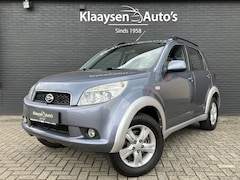 Daihatsu Terios - 1.5 4WD Top | airco | trekhaak | wielkoffer | hondenrek | dakrailing | mistlampen