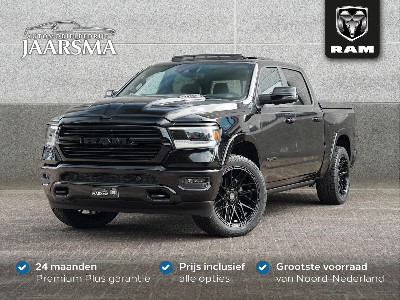 Dodge Ram 1500 - 5.7L V8 Laramie Night 4x4 CrewCab Incl. 4Play velgen |Panoramadak |Adaptive Cruise |Automa - AutoWereld.nl