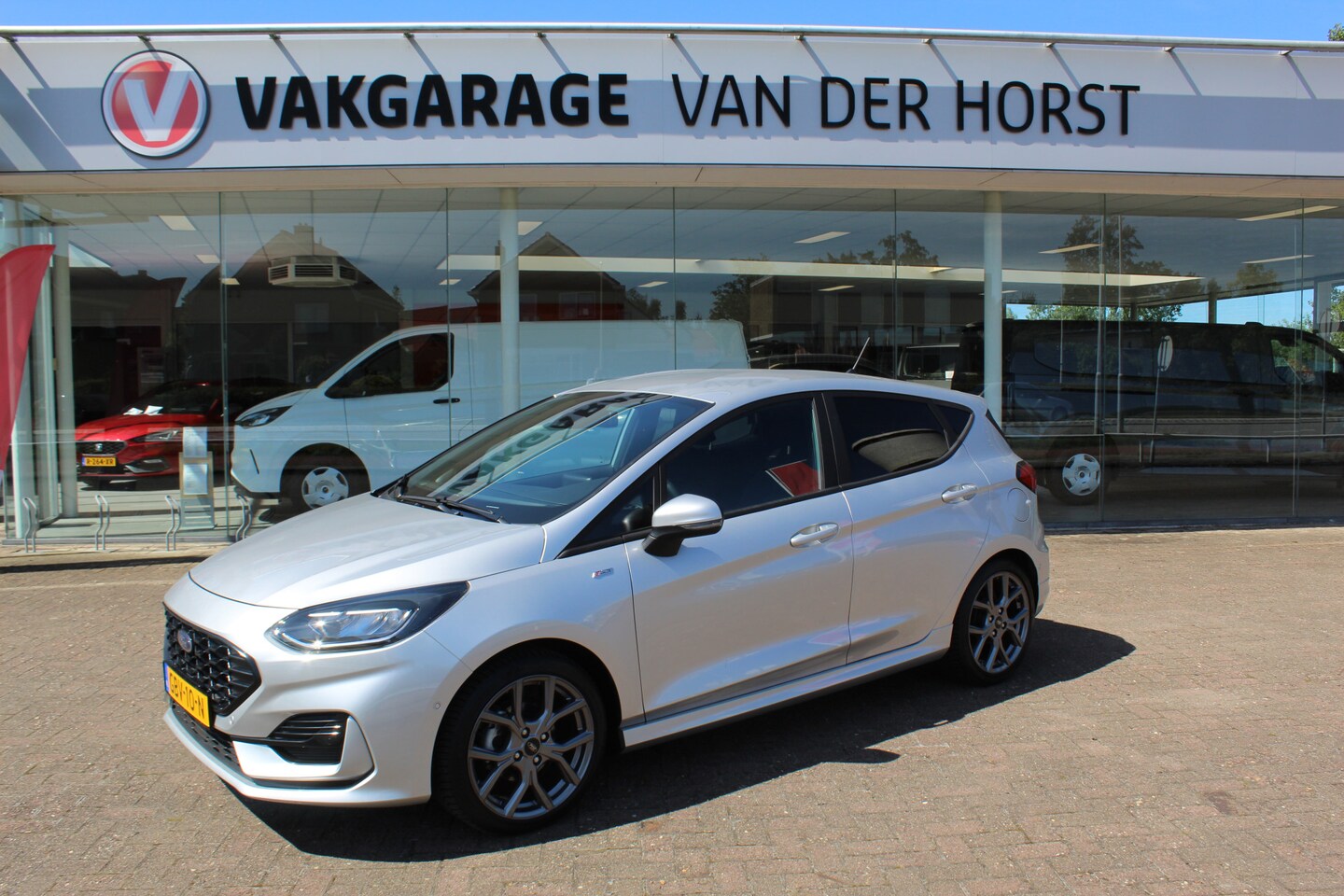 Ford Fiesta - 1.0 100 pk EcoBoost ST-Line 5 deurs Winter pakket, Adap. cruise, Aut. airco, Camera, Carpl - AutoWereld.nl