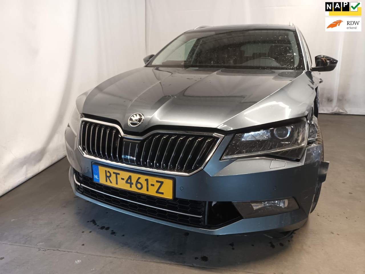 Skoda Superb Combi - 1.8 TSI Style Business - Clima - Cruise - Navi - Export - AutoWereld.nl