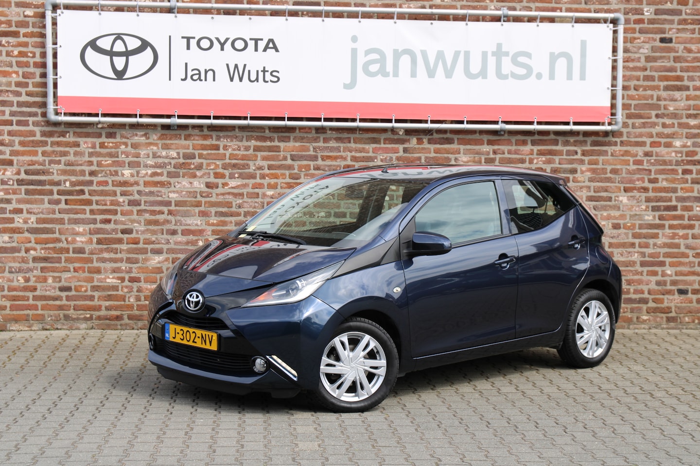 Toyota Aygo - 1.0 VVT-i X-Play Sport Automaat - AutoWereld.nl