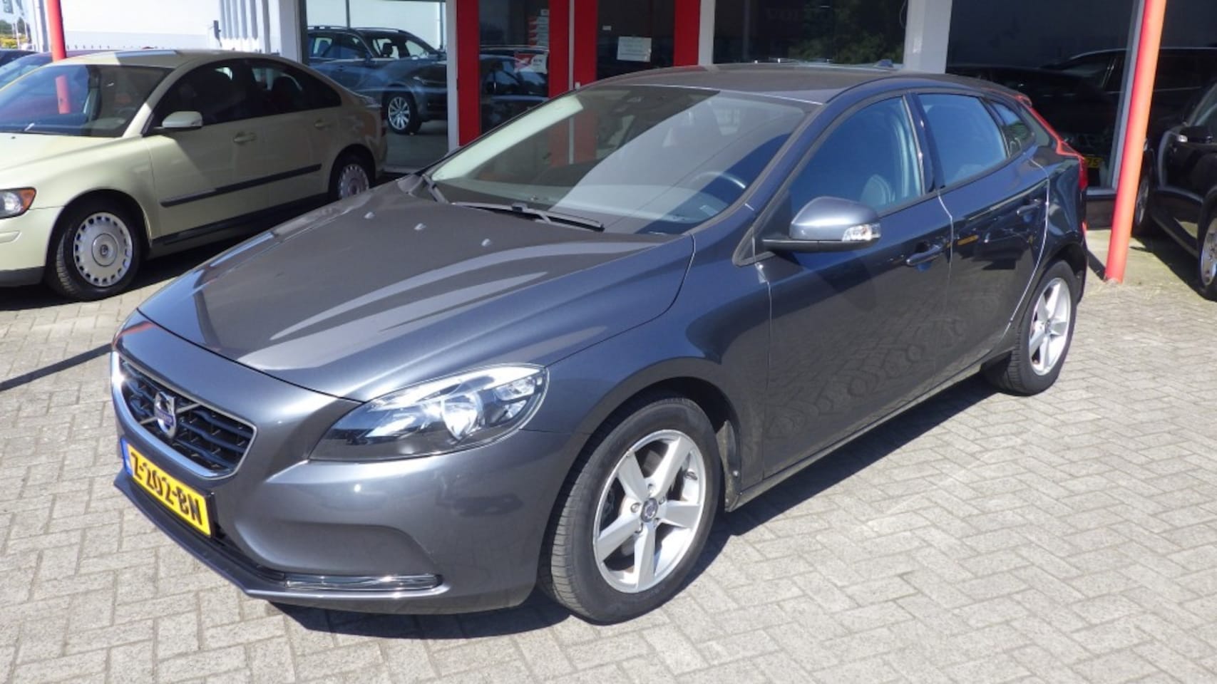 Volvo V40 - 1.6T2 120PK Nieuwe Distributieriem Bluetooth/Dealer onderhouden - AutoWereld.nl