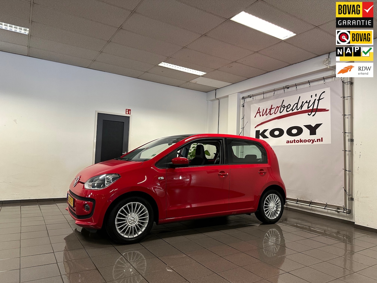 Volkswagen Up! - 1.0 high up! BlueMotion * 1e Eig / Panoramadak / LM Velgen / NL Auto * - AutoWereld.nl