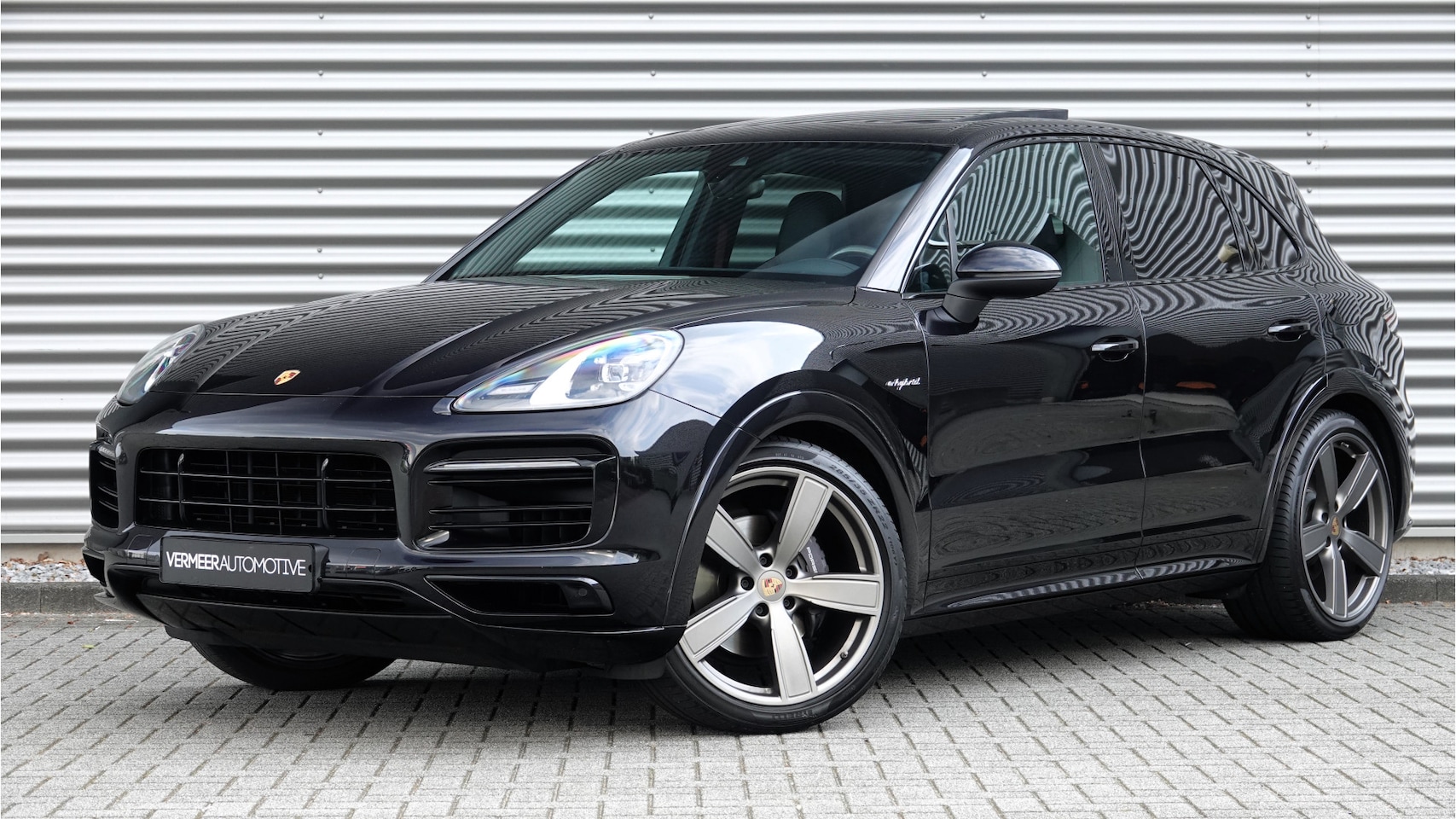 Porsche Cayenne - 3.0 E-Hybrid | Sportuitlaat Zwart | Panoramadak | Soft Close | Sportdesign | Achterasbestu - AutoWereld.nl