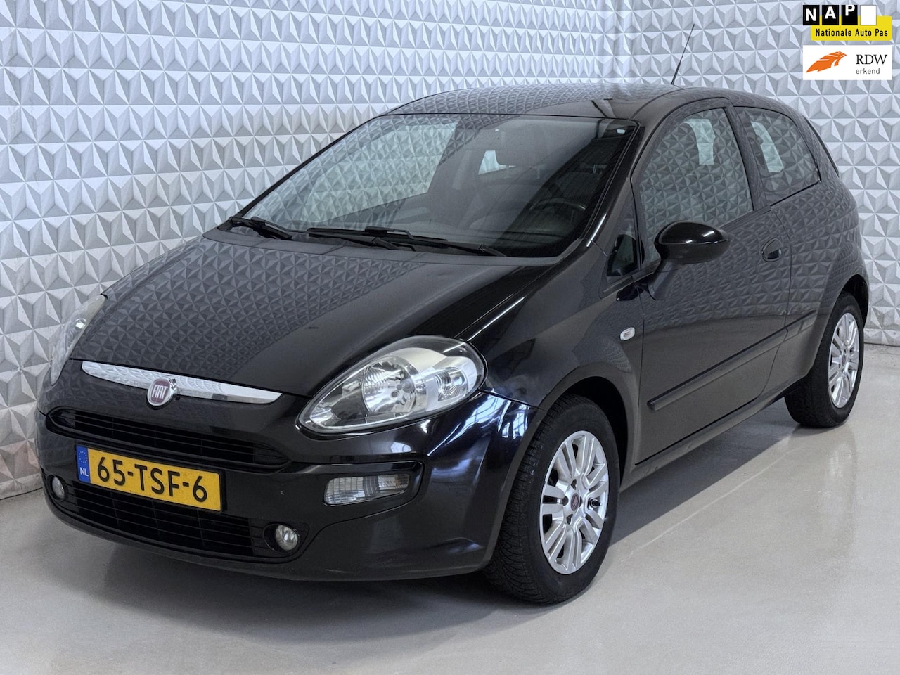 Fiat Punto Evo - 1.3 M-Jet Airco / AANBIEDING (2012) - AutoWereld.nl