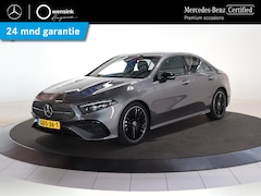 Mercedes-Benz A-klasse - Limousine 180 Star Edition AMG Line | Panorama-schuifdak | 19" AMG-velgen | Nightpakket |