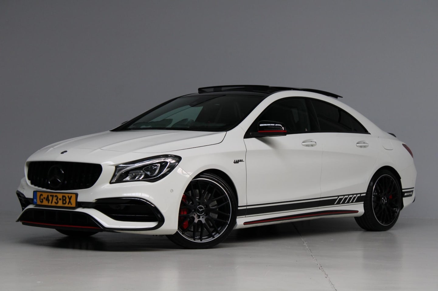 Mercedes-Benz CLA-Klasse - AMG 45 4MATIC [ schaalstoelen harmankardon keyless camera dodehoek detectie elek. stoelen - AutoWereld.nl