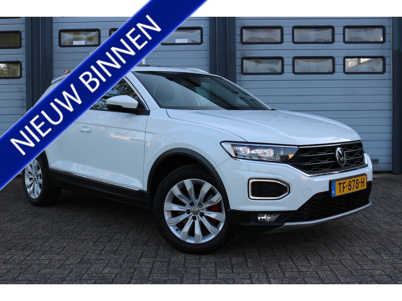 Volkswagen T-Roc - 1.5 TSI Sport Xenon Led Panodak Virtual cockpit Navi 150pk!!! - AutoWereld.nl