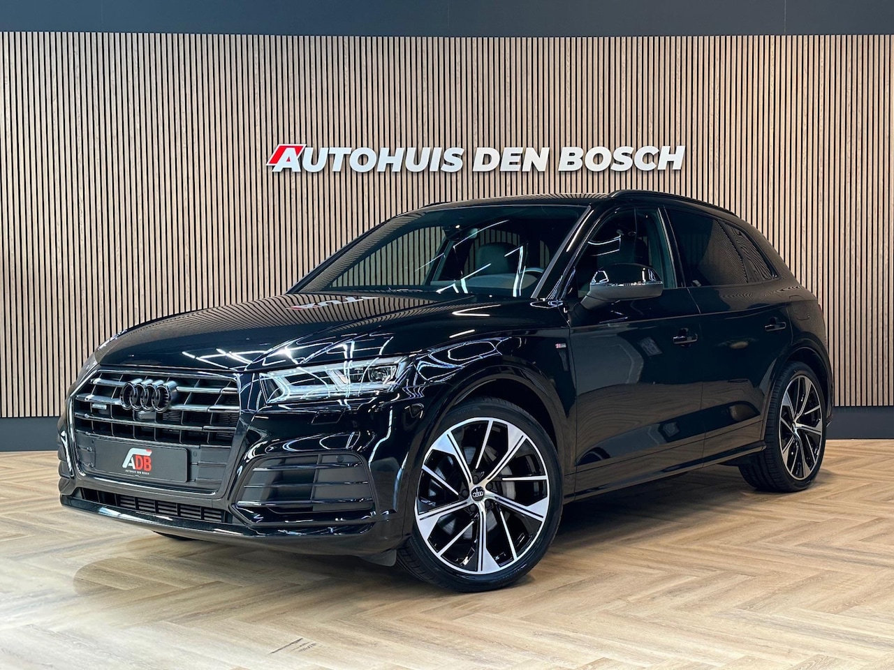 Audi Q5 - 55 TFSI e Quattro 367PK Competition - S Line - Lucht - AutoWereld.nl